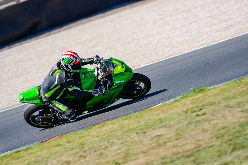 donington no limits trackday;donington park photographs;donington trackday photographs;no limits trackdays;peter wileman photography;trackday digital images;trackday photos